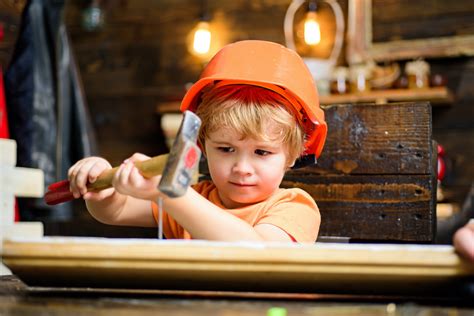 Two-Year-Old Better at Using a Real Hammer Than Most Adults ...