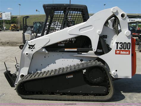 2006 Bobcat T300 track loader in Wichita, KS | Item 8201 sold | Purple Wave