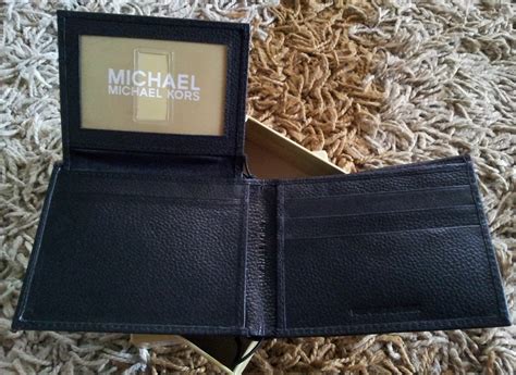 PrettyTreasure2u: Michael Kors Mens Leather Passcase Wallet Black