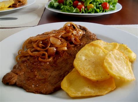 Los Antojos de Clara: Bistec encebollado