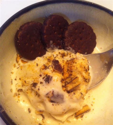 Girl Scout Cookie Ice Cream | Ice cream cookies, Girl scout cookies ...