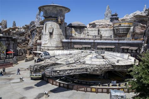 Everything to know about Disneyland’s Star Wars: Galaxy’s Edge - Los Angeles Times