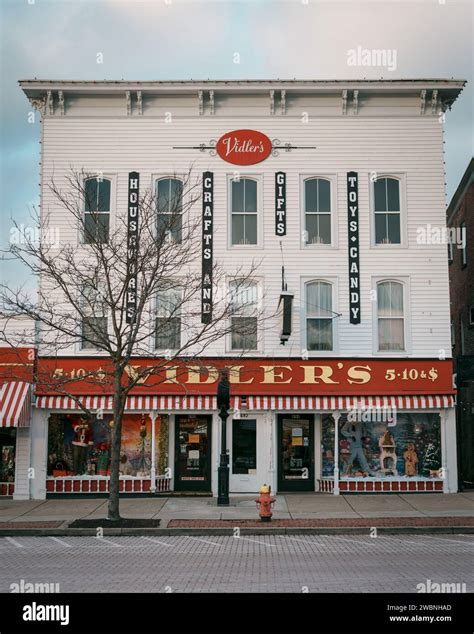 Vidlers 5 & 10 vintage sign, East Aurora, New York Stock Photo - Alamy