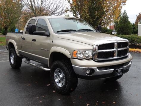 2004 Dodge Ram 2500 4X4 / 5.9 CUMMINS Diesel / 6 SPEED MANUAL / LIFTED