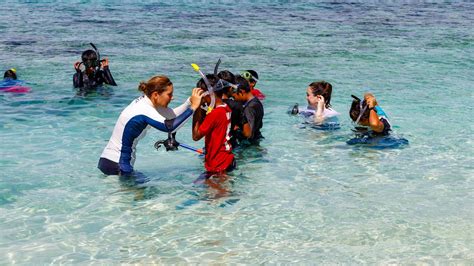 Snorkel lesson with PADI instructor Margherita in the Dharavandhoo ...