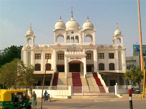 Gurudwaras – The holy shrines of the Sikh faith : Some of the beautiful, peace emanating ...