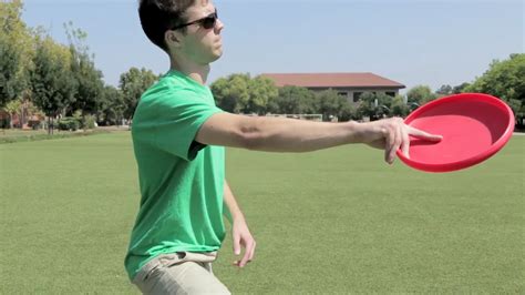 How to Throw a Frisbee Forehand: 10 Steps (with Pictures)