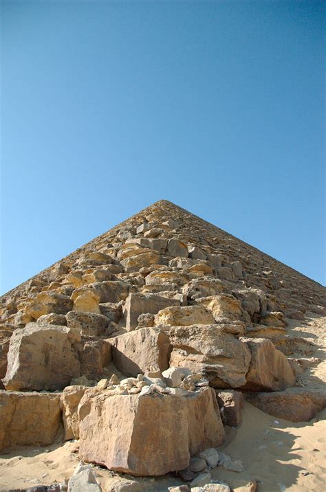 Red Pyramid | Red Pyramid 2 | Red pyramid, Pyramids, Natural landmarks