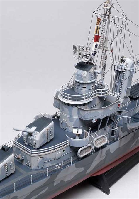 Revell Germany 1/144 scale Fletcher-class destroyer | Finescale Modeler Magazine