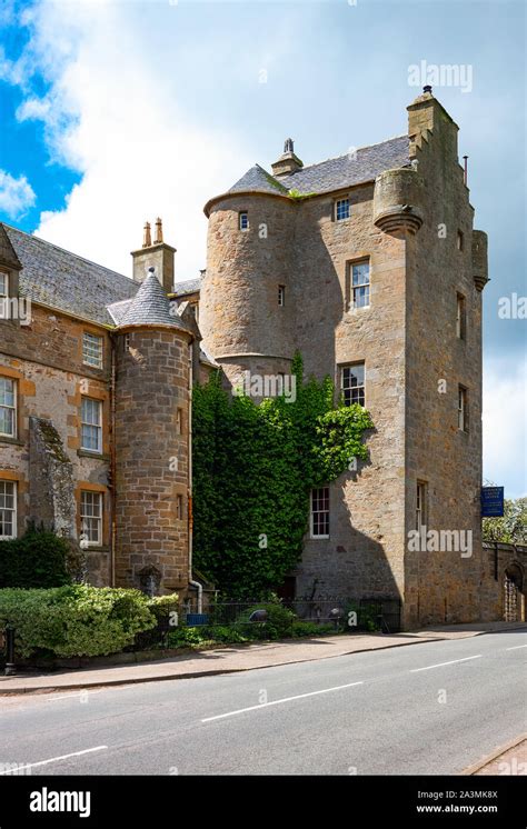 Dornoch castle hi-res stock photography and images - Alamy