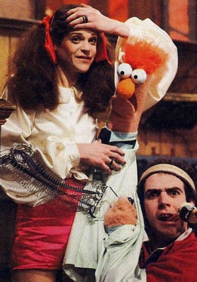 Behind the scenes photos - Muppet Wiki Gilda Radner, Sesame Street Muppets, Fozzie, Fraggle Rock ...