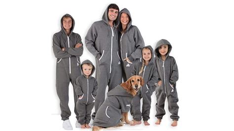 The 7 Best Pajama Sets To Match With Your Dog This Holiday Season