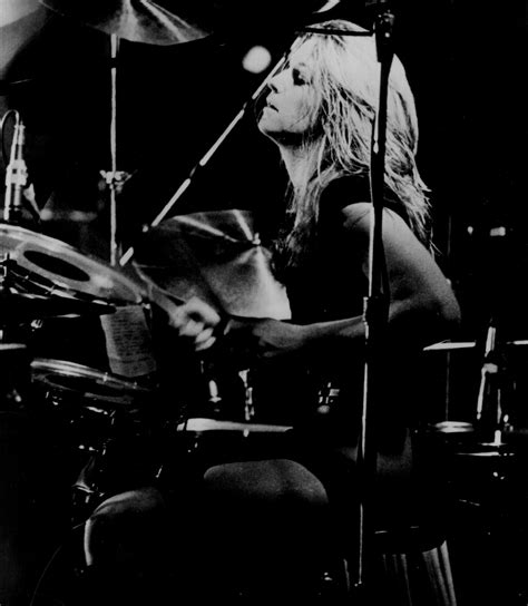 http://afunda.hubpages.com/hub/Top-10-female-drummers Girl Drummer ...