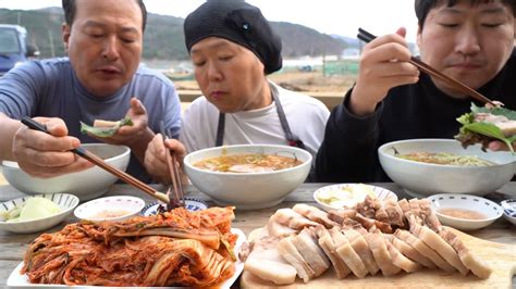 Heungsam family mukbang ! Family eating show | Mulberry leaf noodles with Boiled Pork Belly | By ...