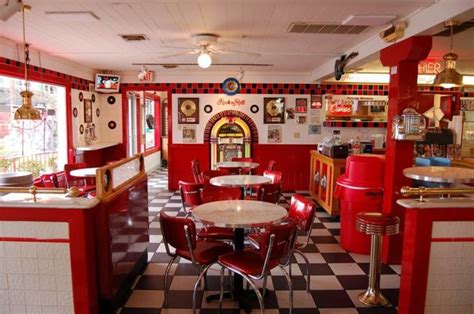 You’ll Absolutely Love This 50s Themed Diner In Missouri | Diner decor ...