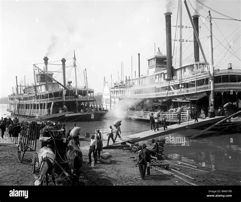 A Mississippi River landing, Memphis, Tennessee, 1906 Stock Photo - Alamy