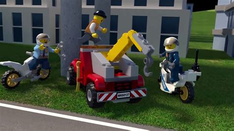 LEGO® City 60137 Tow Truck Trouble רכב גרר נמלט - YouTube