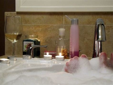 10 Tips for a Romantic Bath Experience for Valentine's Day Or Any Day ...