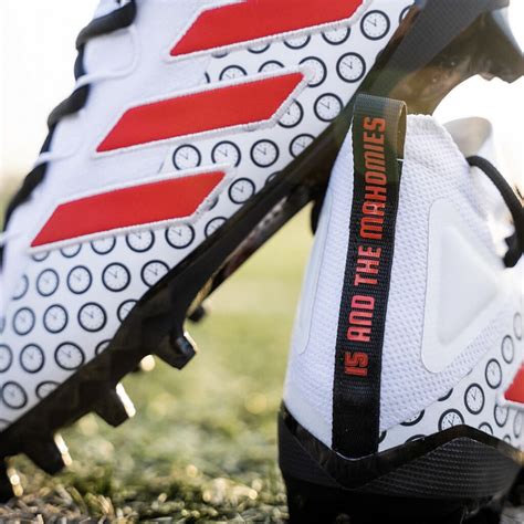 What Pros Wear: Patrick Mahomes' Adidas Freak Ultra 21 "My Cause, My ...