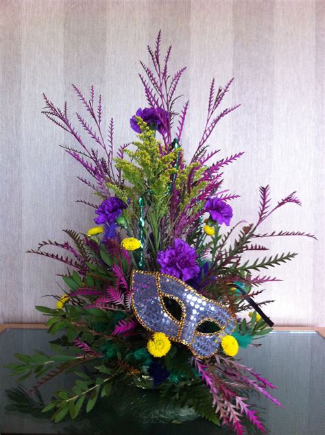 Mardi Gras Flowers Centerpieces - Mardi Gras themed centerpiece ...