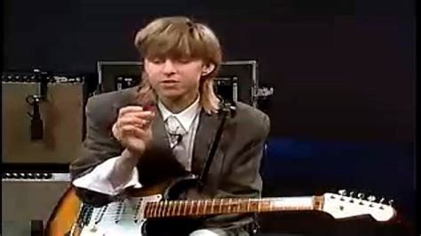 Guitar Pick Technique from Eric Johnson - Veojam