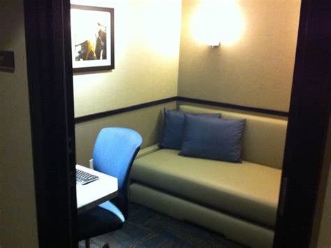 Minute Suites Debut At DFW Airport | Dfw airport, Suites, Airport