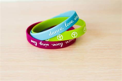 Bracelet silicone personnalisé : votre bracelet publicitaire d'entreprise