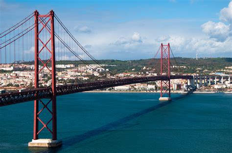 File:Lisbon Bridge.jpg - Wikimedia Commons