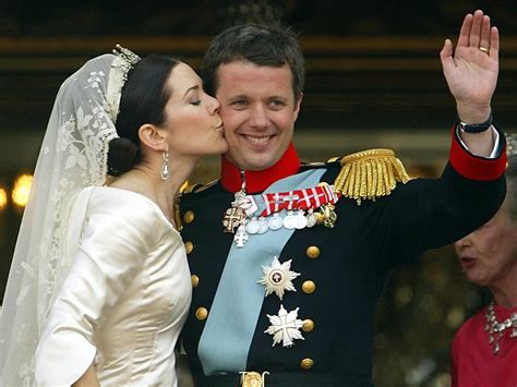 Princess Mary, Prince Frederik stun on red carpet decades after chance ...