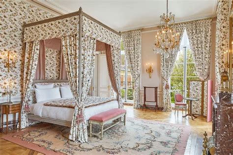 The Palace of Versailles Opens a New Hotel Where Guests Can Live Like ...