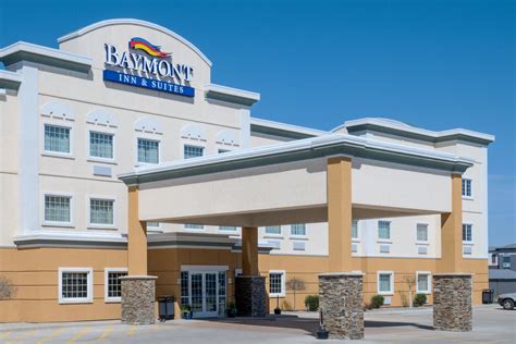 Baymont by Wyndham Minot | Minot, ND Hotels