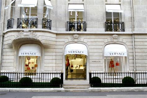 Delortae Agency™ | LuxRy ShoPer Blog: Versace Re open Avenue Montaigne Boutique in Paris