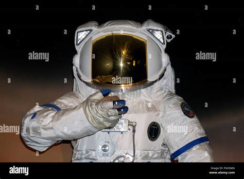 Astronaut helmet reflection hi-res stock photography and images - Alamy