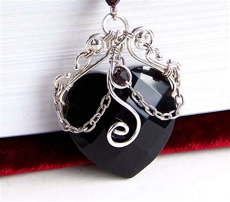 Obsidian Facts - jewelinfo4u- Gemstones and Jewellery Information Portal