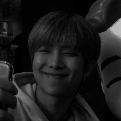 𝐤𝐢𝐦 𝐧𝐚𝐦𝐣𝐨𝐨𝐧 | Kim namjoon, Namjoon, Bts black and white