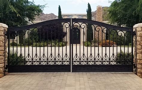 Should You Choose Sliding Driveway Gates? – Madison Art Center Design