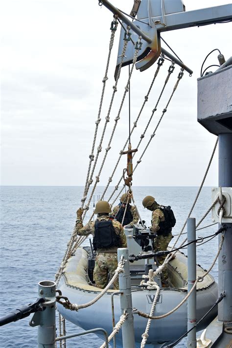 DVIDS - Images - USS PHILIPPINE SEA CONDUCTS VBSS IN ARABIAN SEA ...