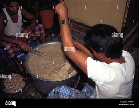 Al harees dish hi-res stock photography and images - Alamy