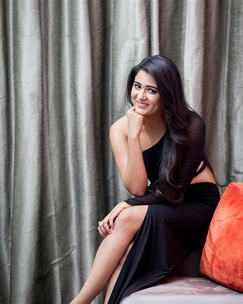 Arjun Reddy heroine SHALINI PANDEY latest photoshoot – fbpixer