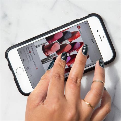 Instagram's New Zoom Feature Will Help You Get All of the Likes | Allure