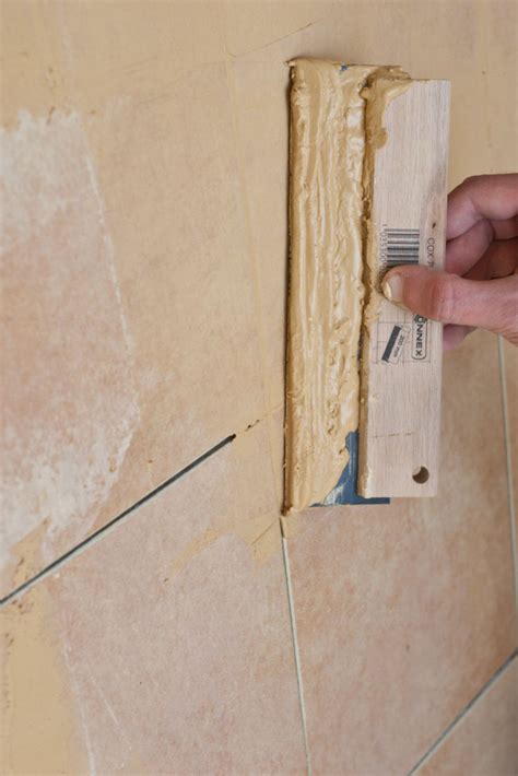 How to grout wall tiles | HowToSpecialist - How to Build, Step by Step ...