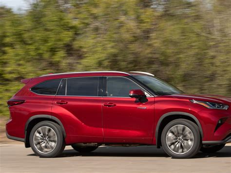 2022 Toyota Highlander Hybrid: 86 Exterior Photos | U.S. News