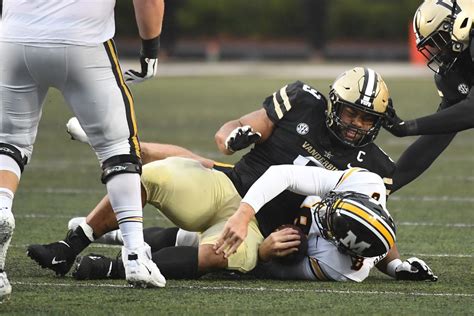 Vanderbilt Football Position Preview: Defensive Line - Anchor Of Gold