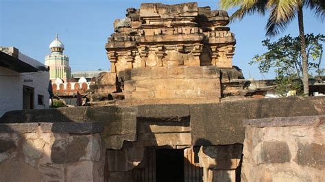 Banashankari Temple - Badami | Banashankari Temple Photos, Sightseeing -NativePlanet