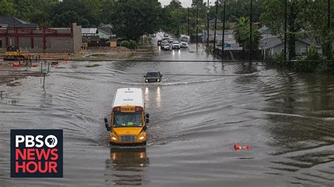 Houston area inundated with 40 inches of rain, major flooding - YouTube