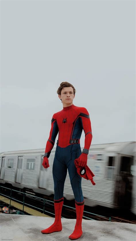 Spider-Man Wallpaper Peter Parker Wallpaper | Tom holland spiderman, Tom holland, Holland