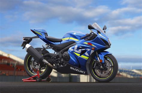 Video: 2016 Suzuki GSX-R 1000 in detail