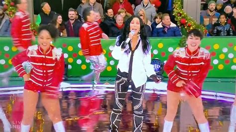 Watch Cher Close Out Macy’s Thanksgiving Day Parade - Music ...