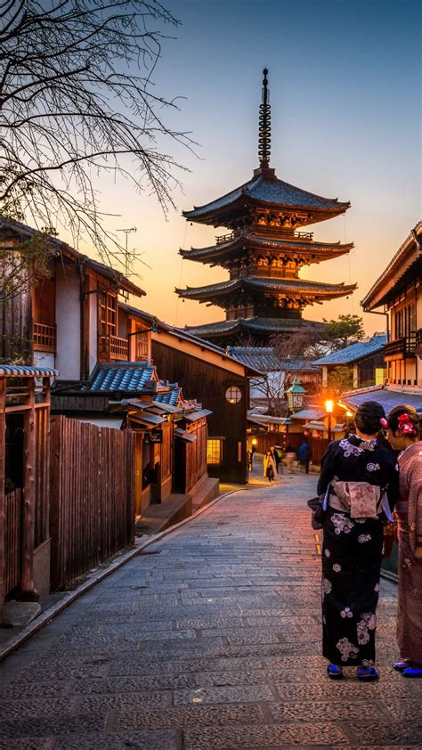 Yasaka pagoda, Kyoto - backiee