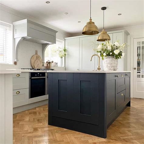 20 Gray Kitchen Island Ideas Full of Function and Character